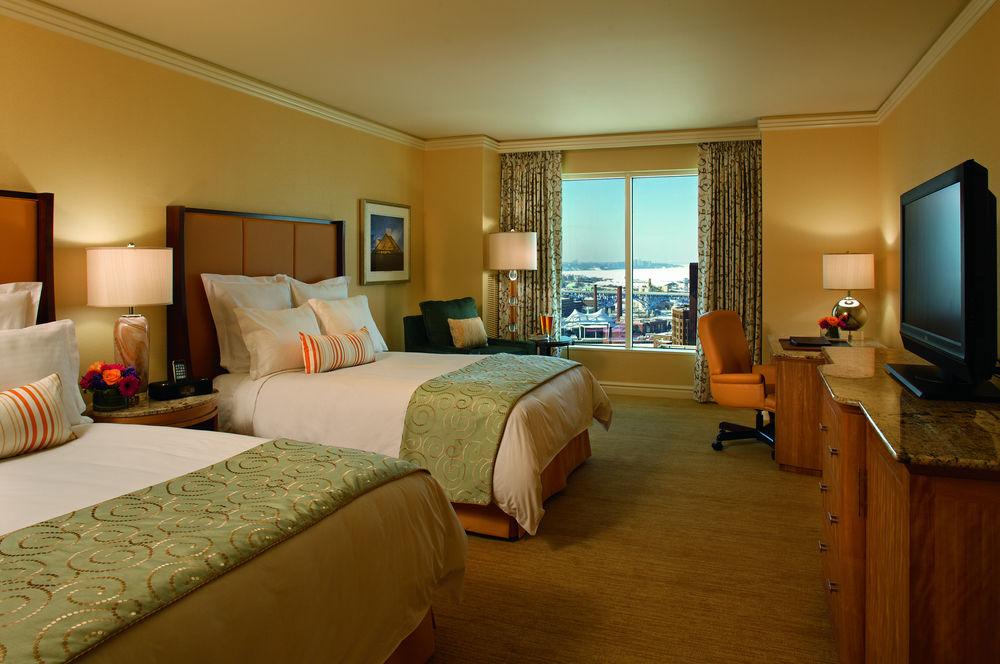 The Ritz-Carlton, Cleveland Hotel Exterior photo